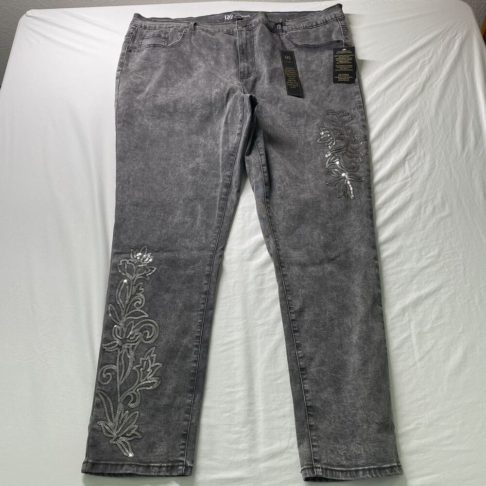 NWT DG2 Diane Gilman Gray Embellished Straight Leg Jeans Women's Size 24WT